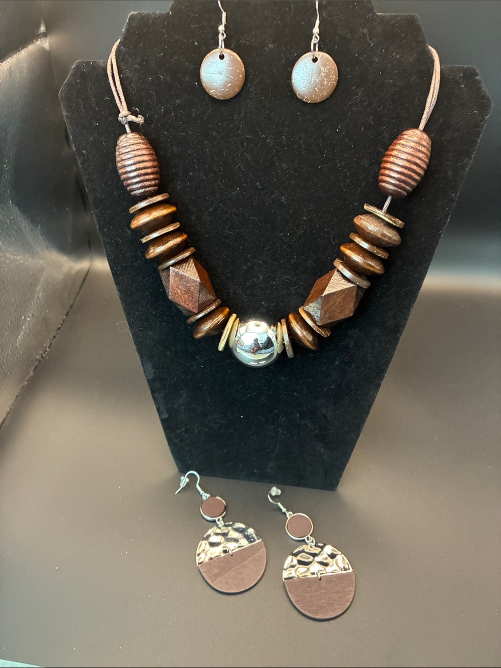 🎉Rustic Brown Wooden Bead Necklace with Silver Accent